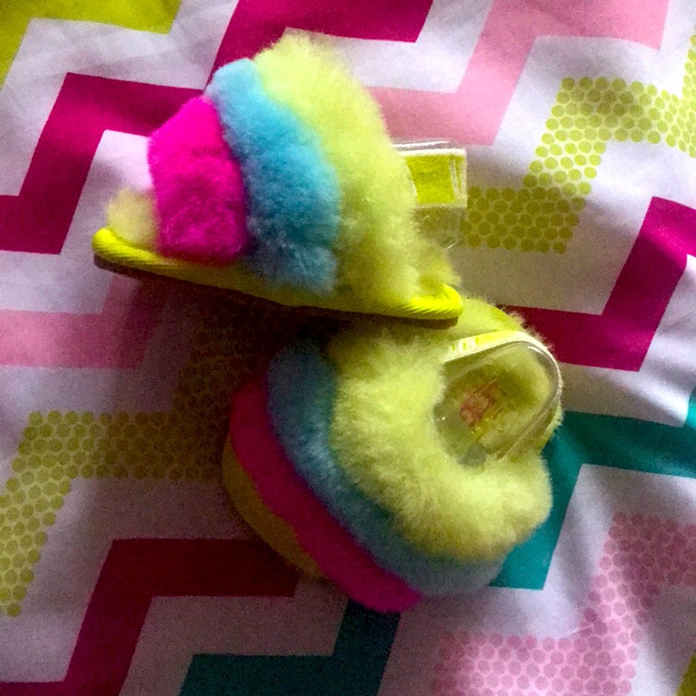 Ugg Fluffy Yeah Slides